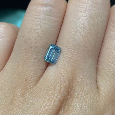 10 Mohs Blue Lab Grown Emerald Cut Diamond Certyfikowany przez IGI