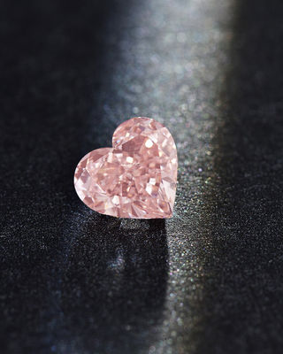 Fancy Light Pink Syntetyczny różowy diament wyhodowany metodą CVD w kształcie serca 2,69 ct