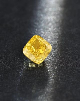 Syntetyczny luźny żółty diament o szlifie poduszkowym 2,53 ct z certyfikatem IGI
