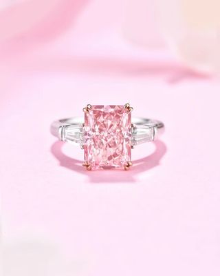 18k White Gold Syntetyczny Pierścień Diamentowy Duży Rozmiar 4,31ct Fancy Pink Radiant Cut Diament