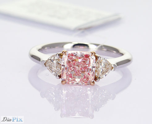 1.76CT syntetyczny wiśniowy różowy CVD pierścienie diamentowe poduszkowy wycinek w 18 karatów białego złota