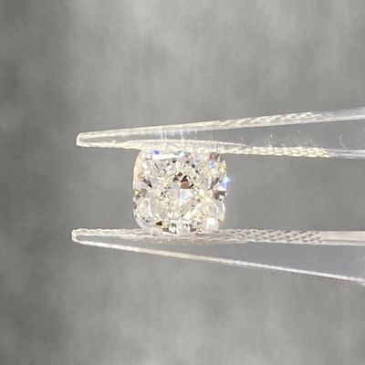 1.05CT Lab Square Cushion Cut Stworzone białe diamenty F VVS2