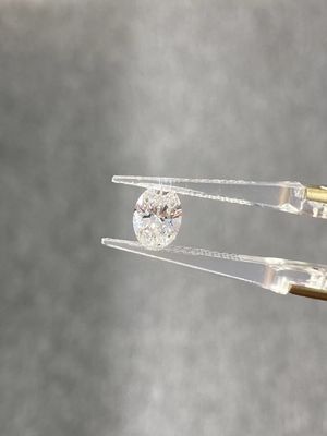 Owalny kształt, wyhodowany w laboratorium, biały diament 3,4kt z certyfikatem IGI