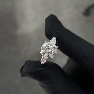 Laboratoryjnie wyhodowane pierścienie diamentowe 3,01ct CVD Biały F VS2