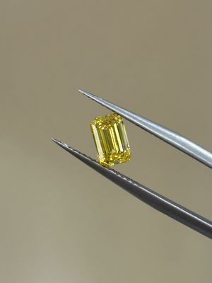 Diamenty z laboratorium Emerald Certified Diamonds Laboratory Created Yellow Diamonds HPHT