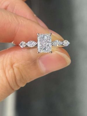 Radiant Cut 1,04ct Lab Grown Diamond Rings IGI Certified Platinum Engagement Ring PT950