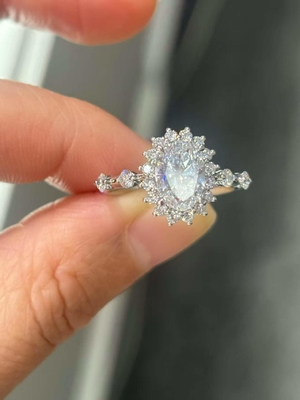 1.168ct Piękny biały owalny Lab Dorosły Diamentowy Pierścień DEF VVS PT950 EX